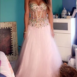 BEAUTIFUL CAMILLE LA VIE PROM DRESS
