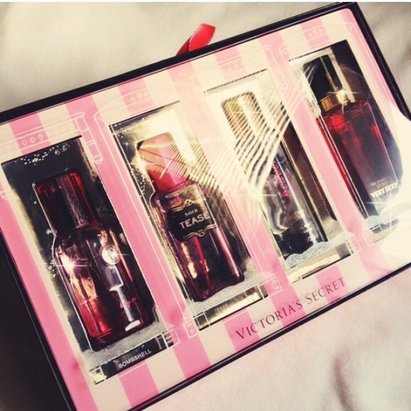 Bundle for TSMITH223 -  VS and PINK fragrance sets