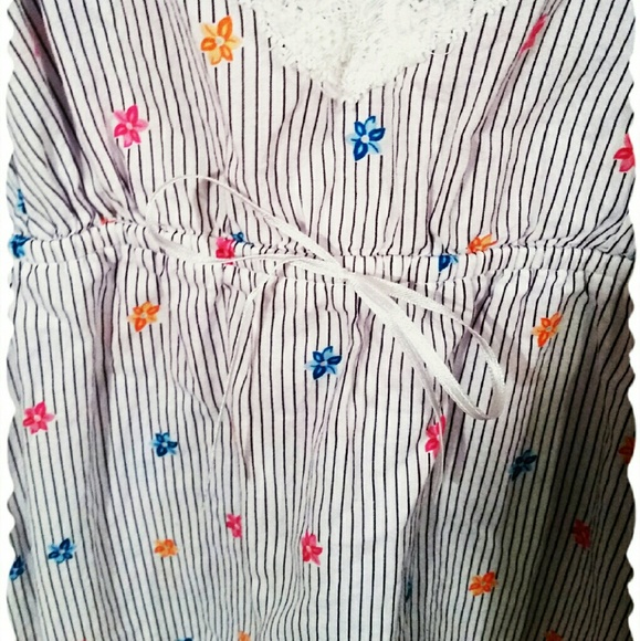 ***SOLD IN BUNDLE***Adorable Old Navy Nightie - Picture 2 of 3