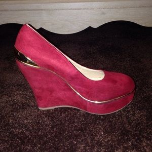 Red Wedges