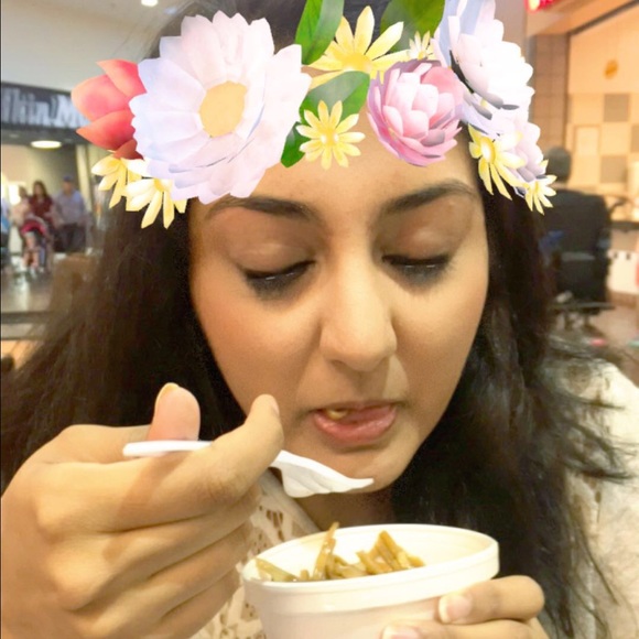 Meet your Posher, Pooja - Picture 2 of 2