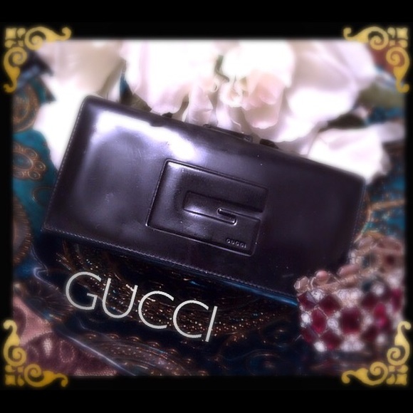 Gucci Handbags - Final price  🎉 host pick 🎉GUCCI.  wallet