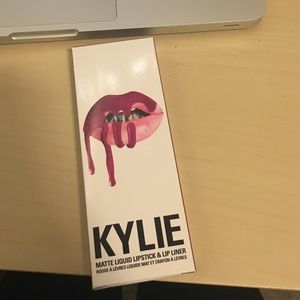 Kylie LipKit - Posie K - Brand NEW