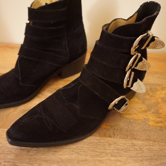 Toga Pulla - Picture 4 of 4