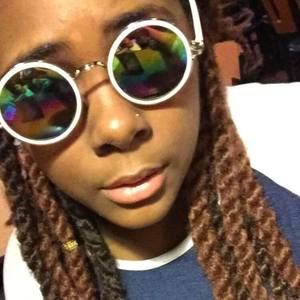 Meet your Posher, Courtney