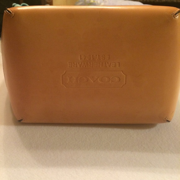 Handbag - Picture 3 of 4