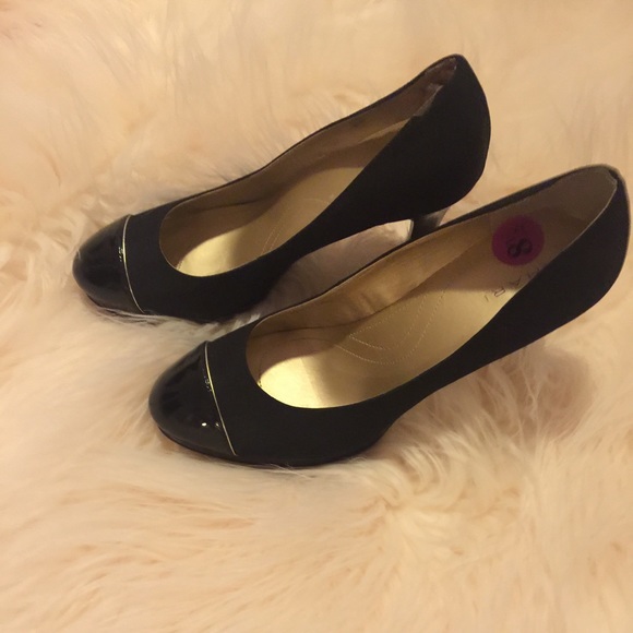 Tahari heels
