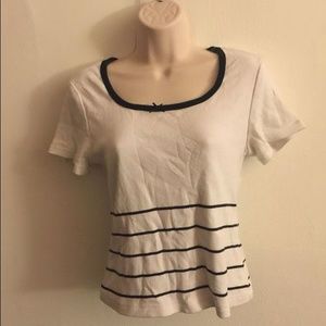 White top with black stripes
