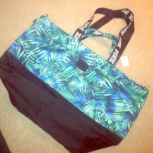 🎉🎉 VS PINK TROPICAL BEACH BAG!!