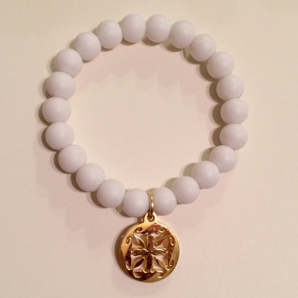 Rustic Cuff Catherine white w/ gold