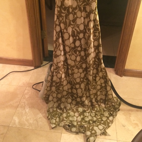 Dress - Picture 2 of 4