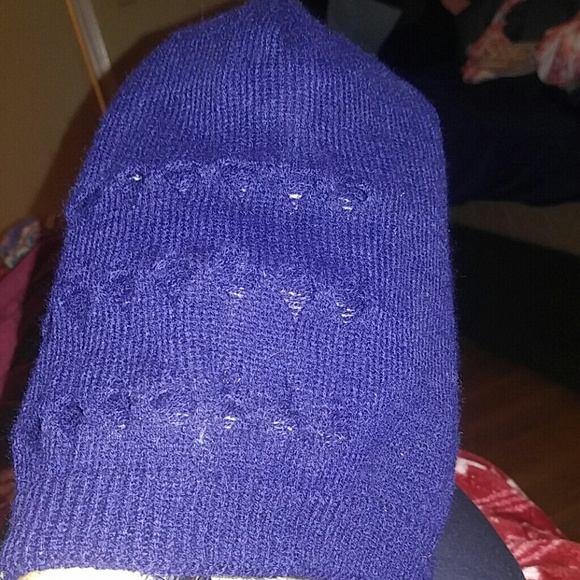 Reversible beanie - Picture 2 of 2