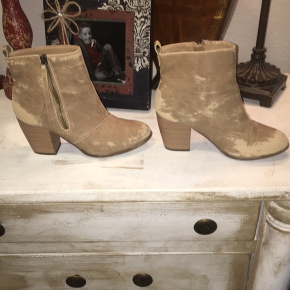 Report women's distressed booties - Picture 2 of 4