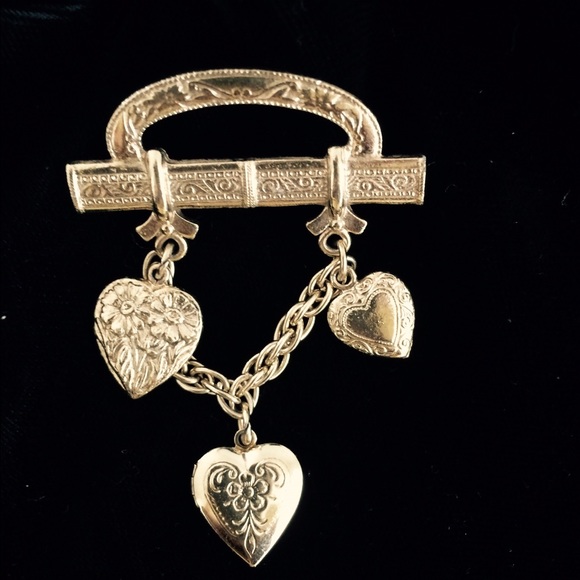 Price drop! Vintage inspired hearts brooch/locket