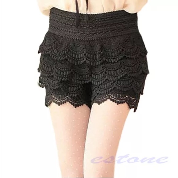 Sexy lace short - Picture 1 of 3
