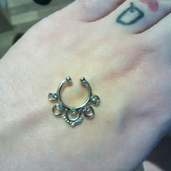 Fake septum nose clip