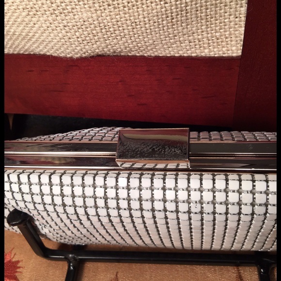 White Metal Mesh Evening Bag - Picture 3 of 4