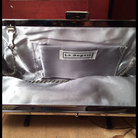 White Metal Mesh Evening Bag - Picture 4 of 4