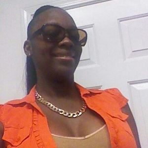 Meet your Posher, Dee