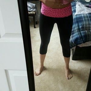 Capri yoga pants from pink