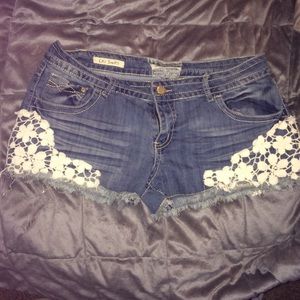 Lace patched shorts
