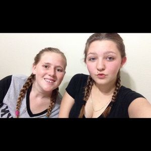 Meet your Posher, Courtney