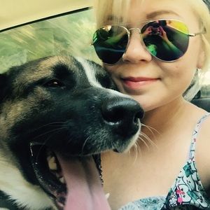 Meet your Posher, Nicole