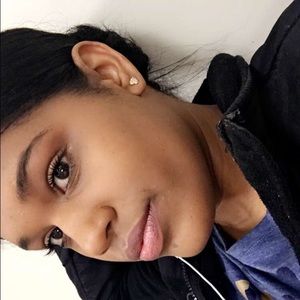 Meet your Posher, Endriana