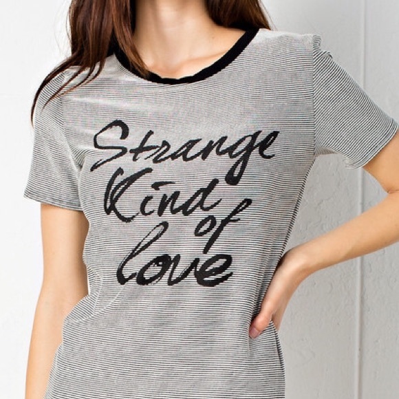 🚨FLASH SALE🚨 GRAPHIC DRESS - Picture 2 of 4