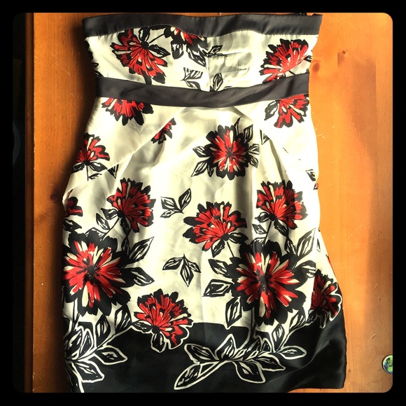 ❤️Max and Cleo Silky Floral Dress. Size 8 Pretty❤️