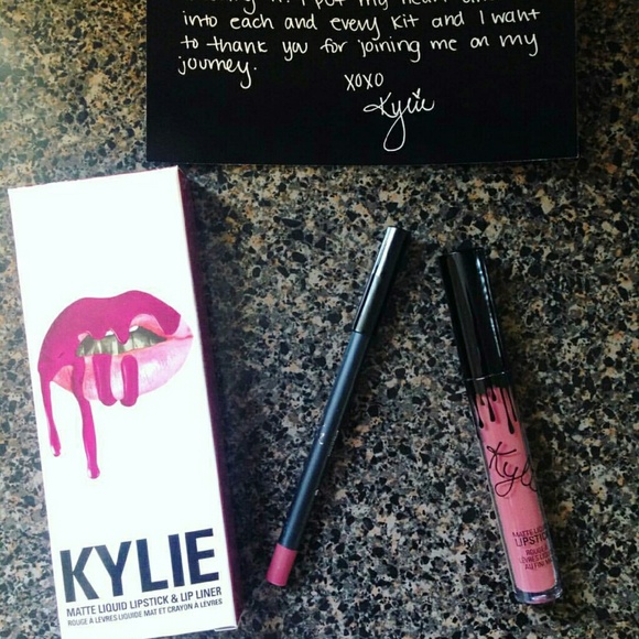 Kylie lipkit Poise K