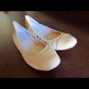 Michael Kors nude flats