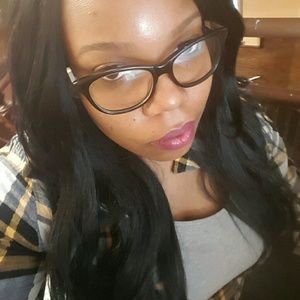 Meet your Posher, Crystal