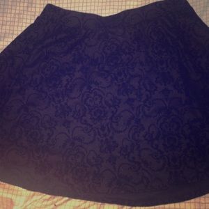 Circle skirt with filigree pattern