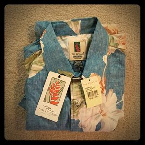 Mens Hawaiian shirt.