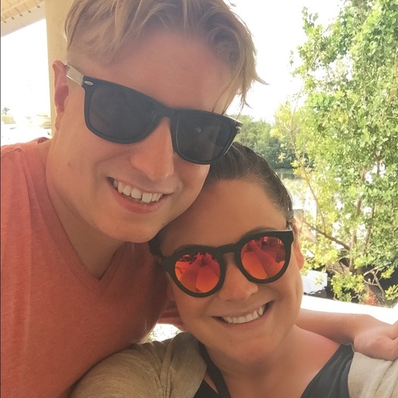 Meet your Posher, Jamie - Picture 3 of 3