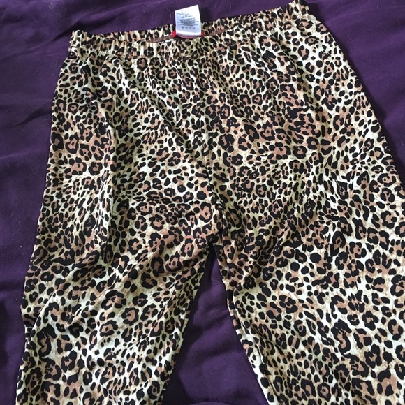 Leopard print leggings