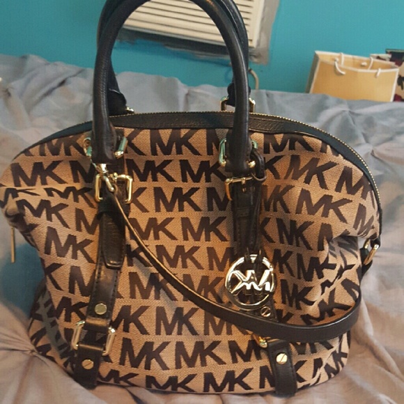 Michael Kors Purse - Picture 1 of 3