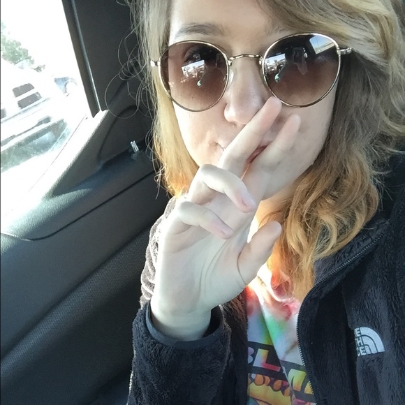 Meet your Posher, Haylee