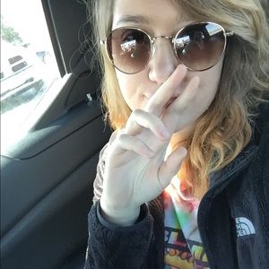 Meet your Posher, Haylee