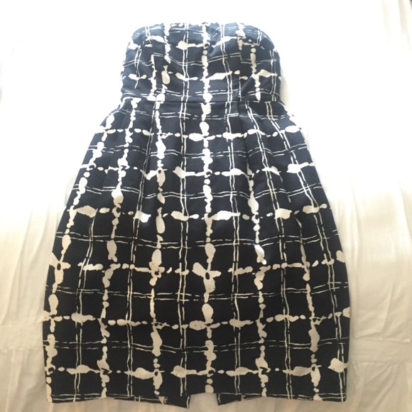 Express Dress - Picture 3 of 4