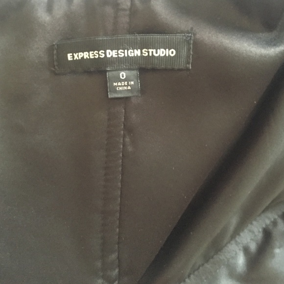 Express Dress - Picture 4 of 4