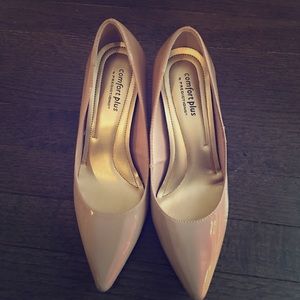High heel nude pumps