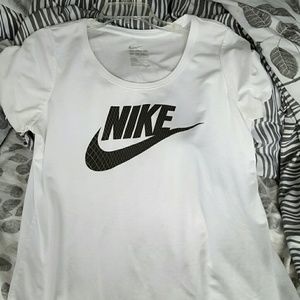 Long white Nike tee
