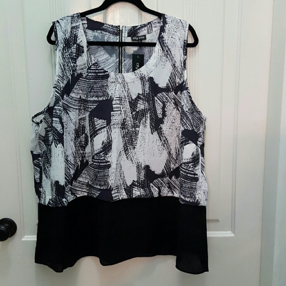 City Chic NWT Black & White Top Size XXL (24)
