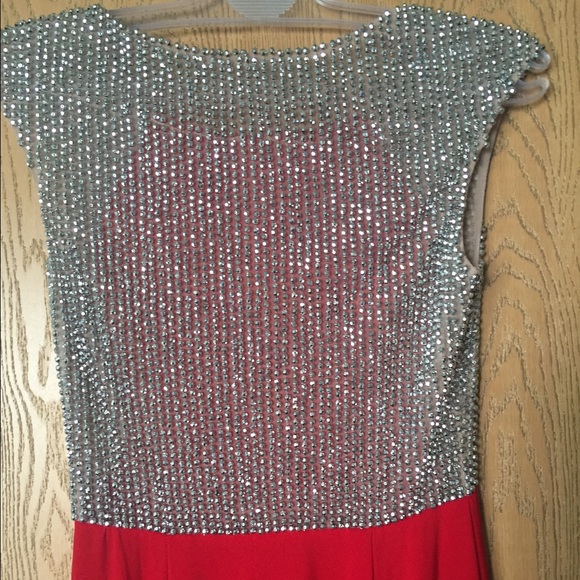 Formal gown - Picture 2 of 4