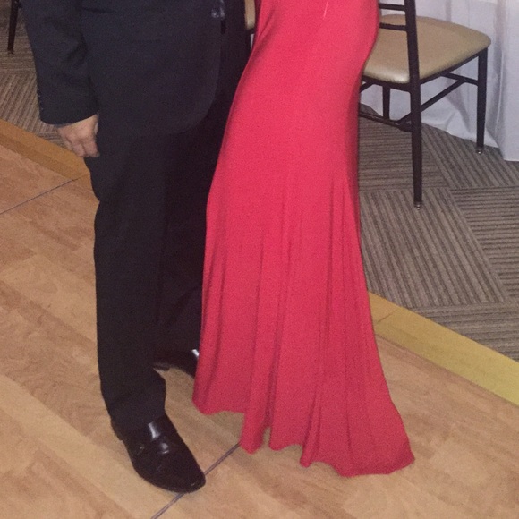 Formal gown - Picture 4 of 4