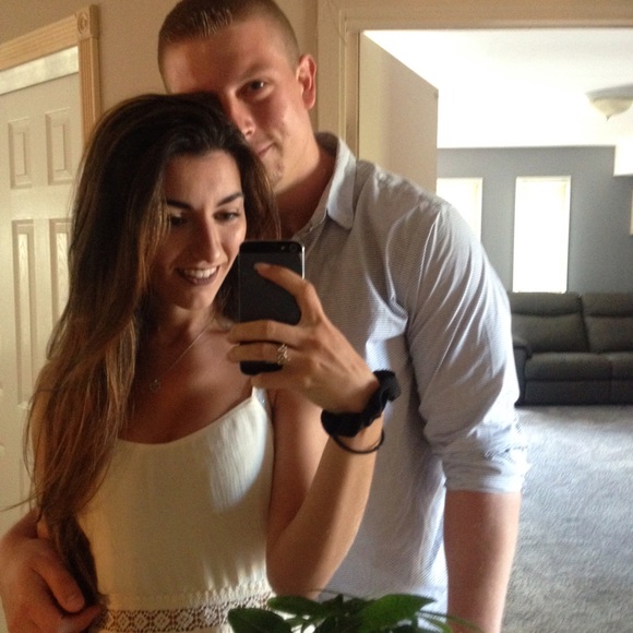 Meet your Posher, Tiffany - Picture 2 of 3