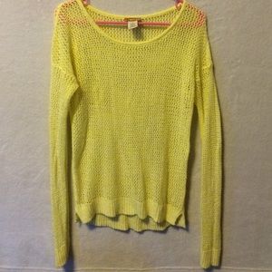 Summers yellow knit