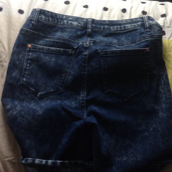 Jean - Picture 2 of 2